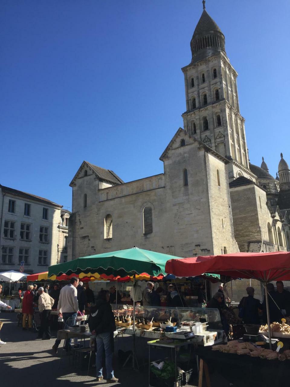 Corps Et Graphi Appartement Périgueux Buitenkant foto
