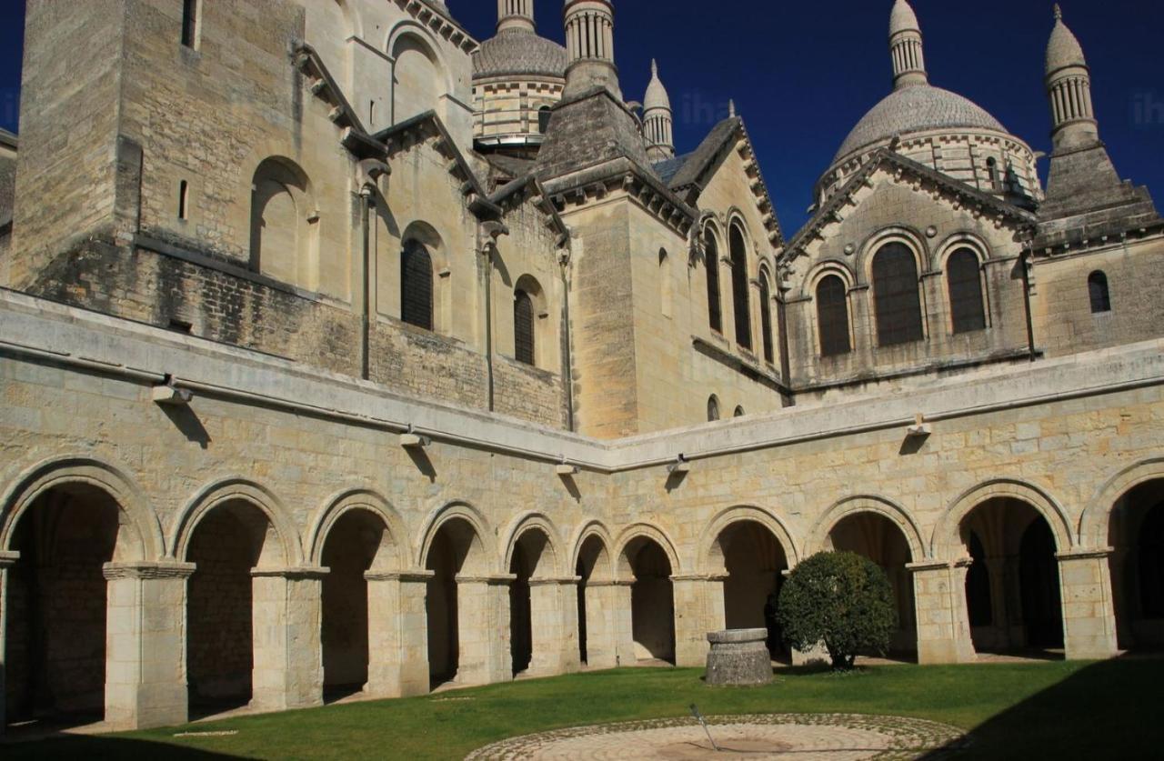 Corps Et Graphi Appartement Périgueux Buitenkant foto
